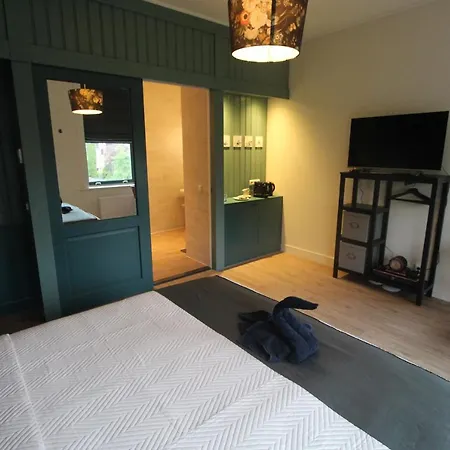 Bed & Breakfast Polderhuis 4*
